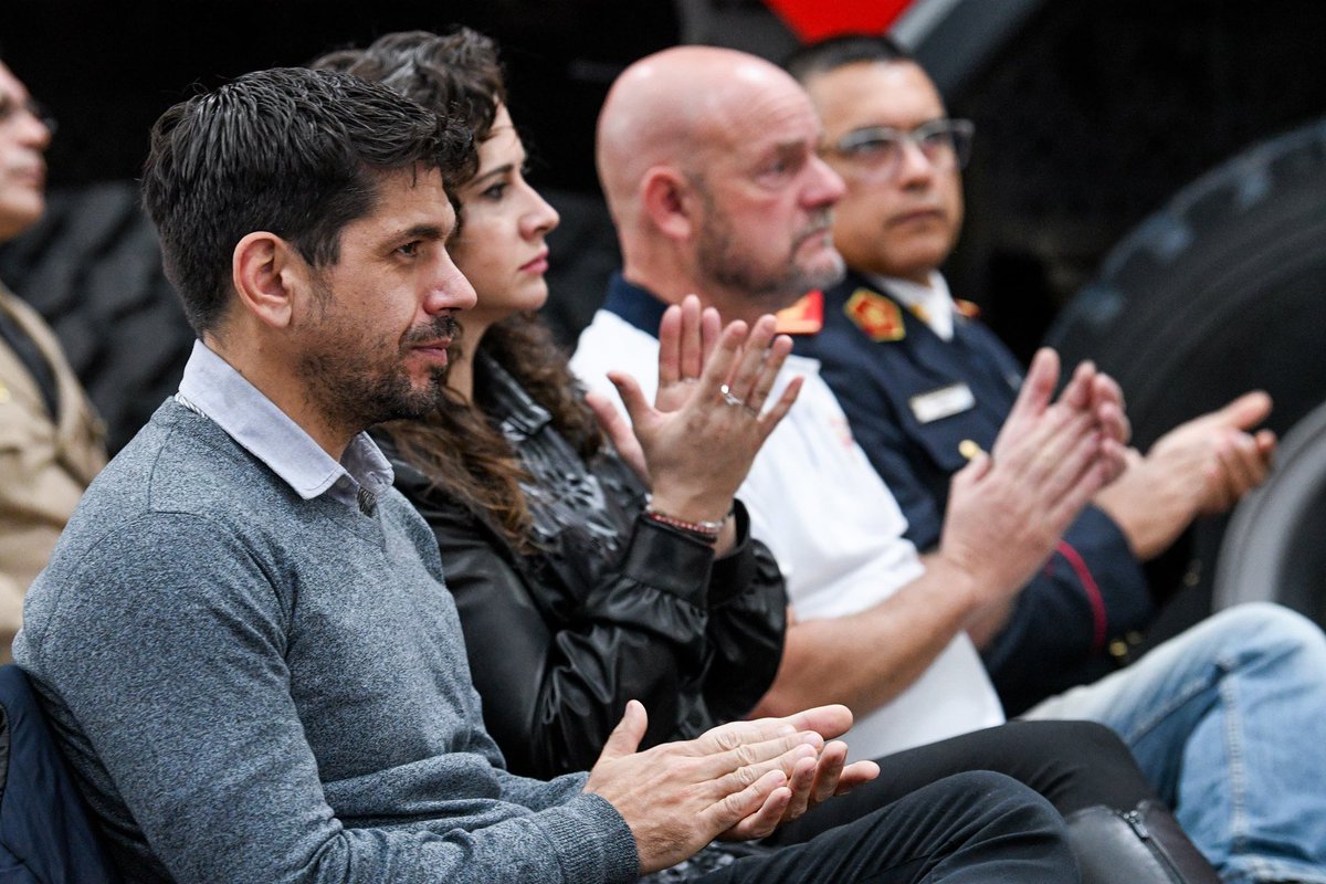 Hoy participamos del acto por el Día Nacional del Bombero Voluntario, donde ratificamos nuestro compromiso en seguir trabajando de manera conjunta y avanzando con acciones mancomunadas, siempre pensando en cuidar a nuestros vecinos madrynenses.