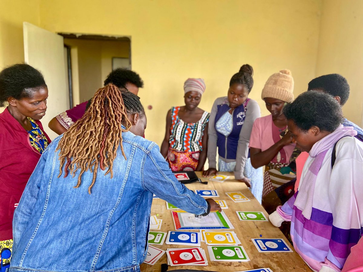 urukundo_initia's tweet image. What an amazing day with teen mothers from @HumurizaF ! We explored Sexual Reproductive Health & Rights through the #UrukundoLifeSkillsBoardGame 🎲♟Learning, sharing, and empowering one game at a time! 💪✨