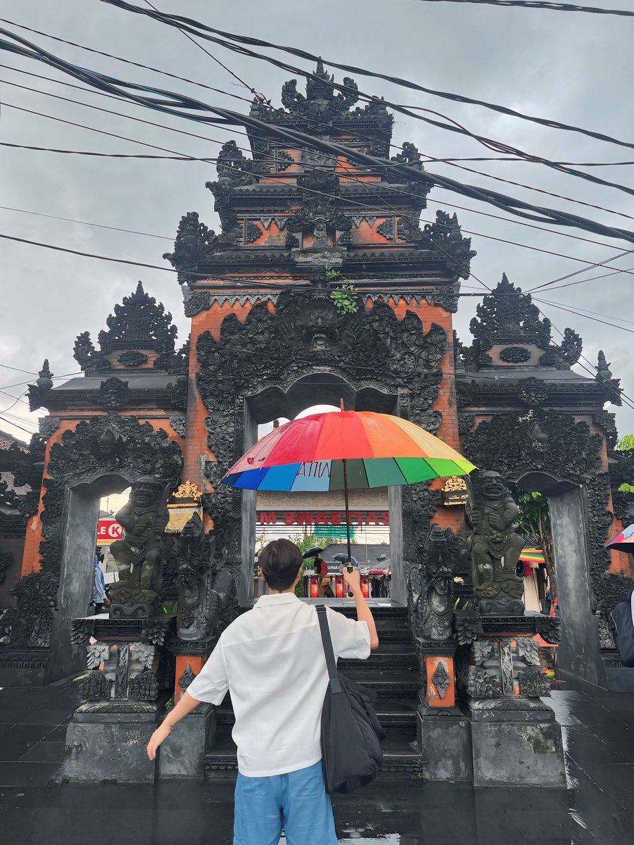 sokbaraby's tweet photo. តំណក់ទឹក 💧💦🌈

#sokbaraby #tanahlot #bali https://t.co/MtaRBDUmWs