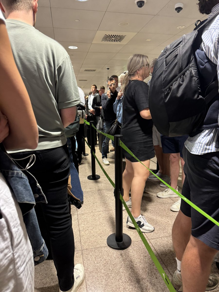 Dear <a href="/Keir_Starmer/">Keir Starmer</a> 

You were saying about e-gates and queues for Brits abroad…

Yours etc…