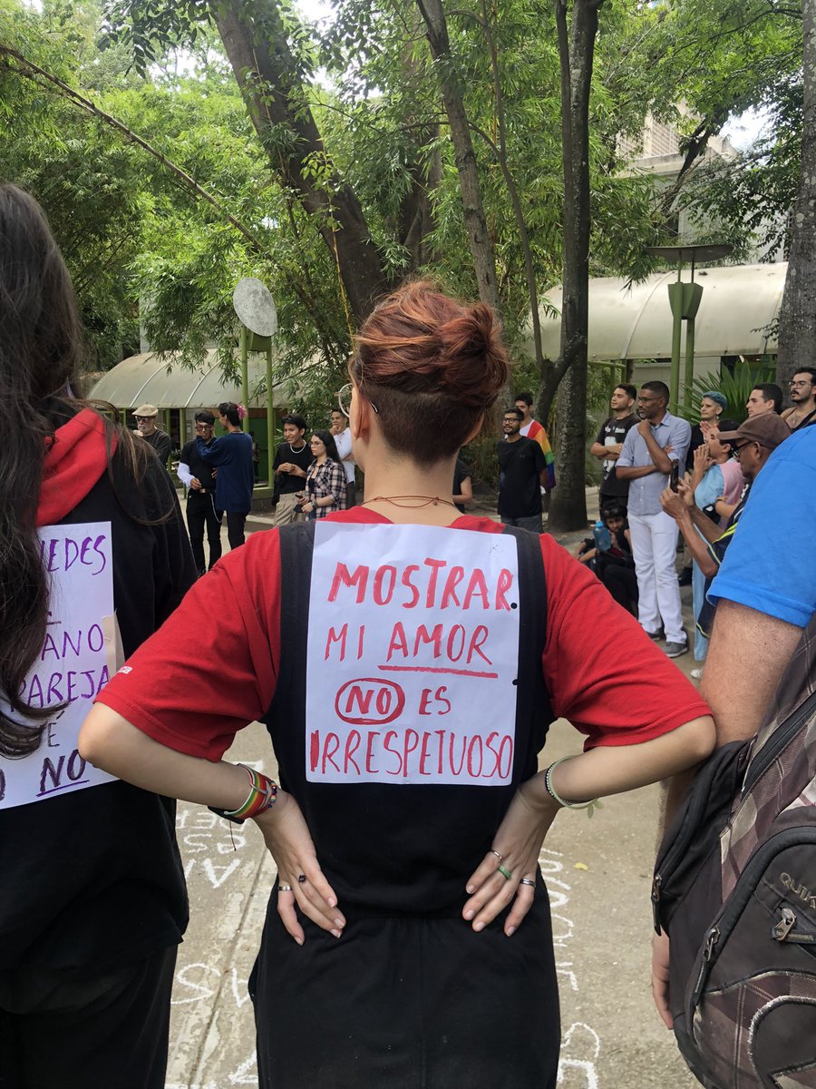 Llego junio el mes del #orgullo LGBTIQ+ 😎

Lo malo? En Venezuela seguimos sin garantías de derechos: 

❌ Matrimonio igualitario 
❌ Identidad de personas trans, NB 
❌ Tipificación de crímenes de odio 
❌ Donar sangre 
❌ Ley antidiscriminación 

#NoMasDiscriminacion