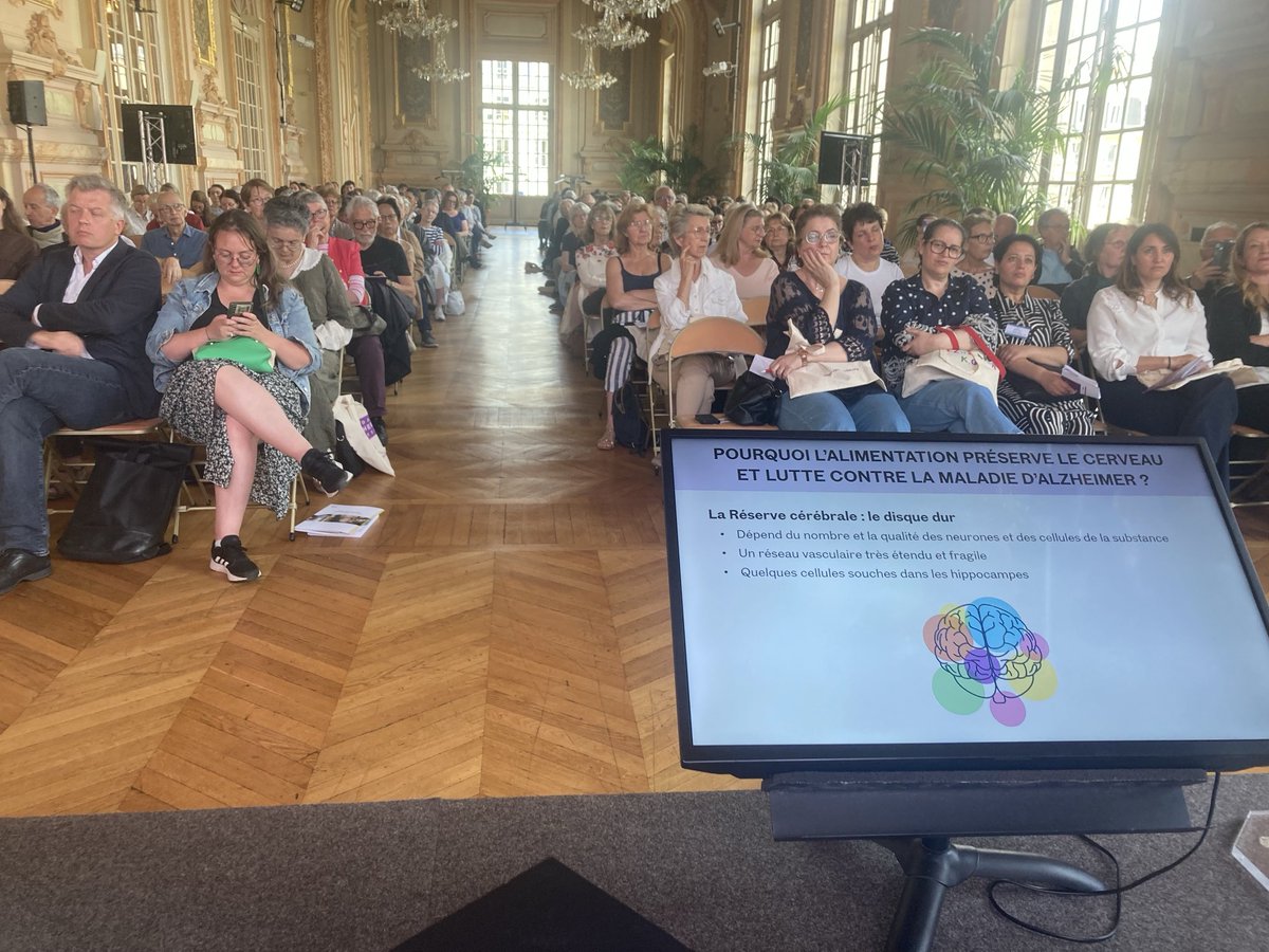 Agnès Duperrin (@agnes_duperrin) on Twitter photo « Retarder de 5 ans l’apparition de la maladie d’Alzheimer = diviser par deux le nombre de malades » rappelle le Dr Olivier De Ladoucette de la <a href="/Alzh_Fondation/">Fondation Recherche Alzheimer</a> aux entretiens Alzheimer à Levallois, en partenariat avec <a href="/NotreTemps/">Notre Temps</a> « Retarder de 5 ans l’apparition de la maladie d’Alzheimer = diviser par deux le nombre de malades » rappelle le Dr Olivier De Ladoucette de la <a href="/Alzh_Fondation/">Fondation Recherche Alzheimer</a> aux entretiens Alzheimer à Levallois, en partenariat avec <a href="/NotreTemps/">Notre Temps</a>