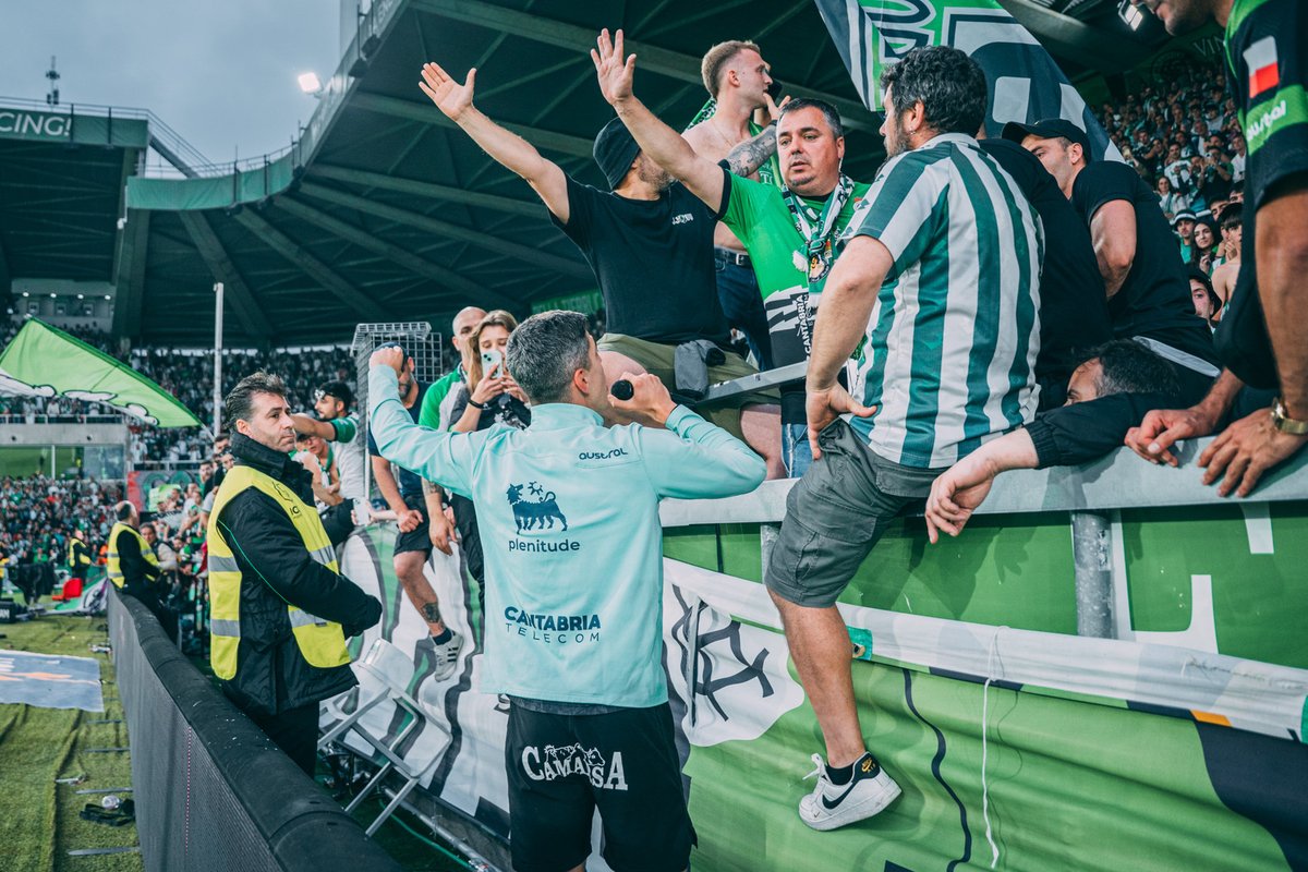 adryruizz's tweet photo. 364 días de diferencia, te caes te levantas

@realracingclub gracias por hacernos soñar 💚 https://t.co/TmYG7E0EGq