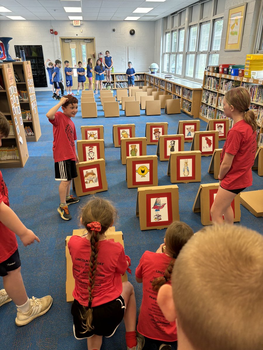 MrsHusstege's tweet image. All this week our @LincolnWPS 🦁 s will be playing Library Guess Who! We are celebrating our love of reading and learning together this year. So grateful for Natale’s pizza in Waldwick for so graciously donating 50 pizza boxes to make this happen. @wyckoffschools