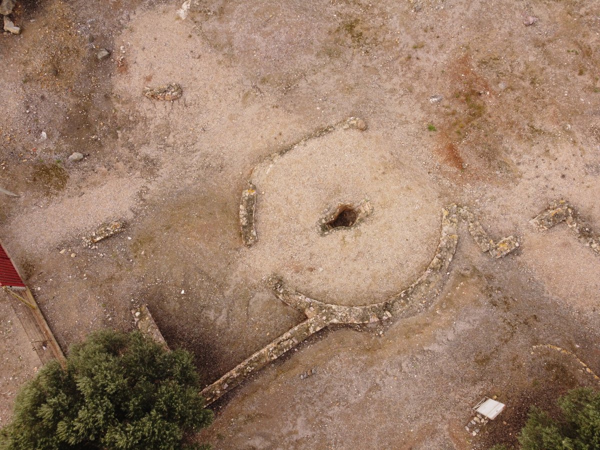 <a href="/enunlugardelah1/">En un lugar de la Huerta</a> La presencia del baptisterio (muy singular, por inmersión), lleva a considerar la posibilidad de la cualidad episcopal de la basilica.

Sumamos el descubrimiento del Atrium, al parecer de representación y ceremonial, y estructuras de un poblamiento asociado...algo importante hubo