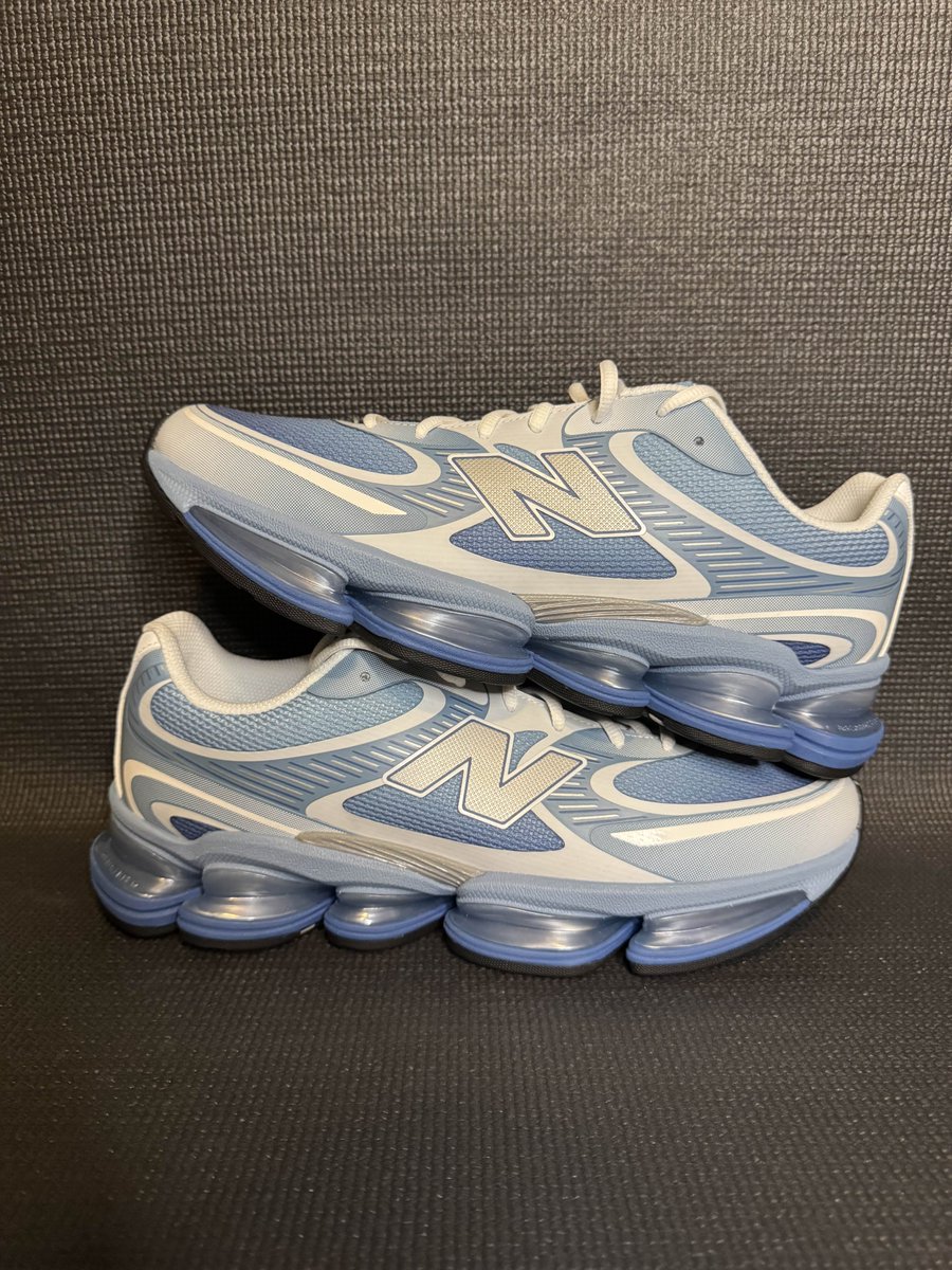 SoleRetriever's tweet photo. BEHIND THE DESIGN: New Balance's new ABZORB 2000 debuts later this month 🥶🥶

Follow along as @nickvlah561 asks the hard questions on @charlottealee1's latest New Balance design 🔥 https://t.co/30nxbEPSYo