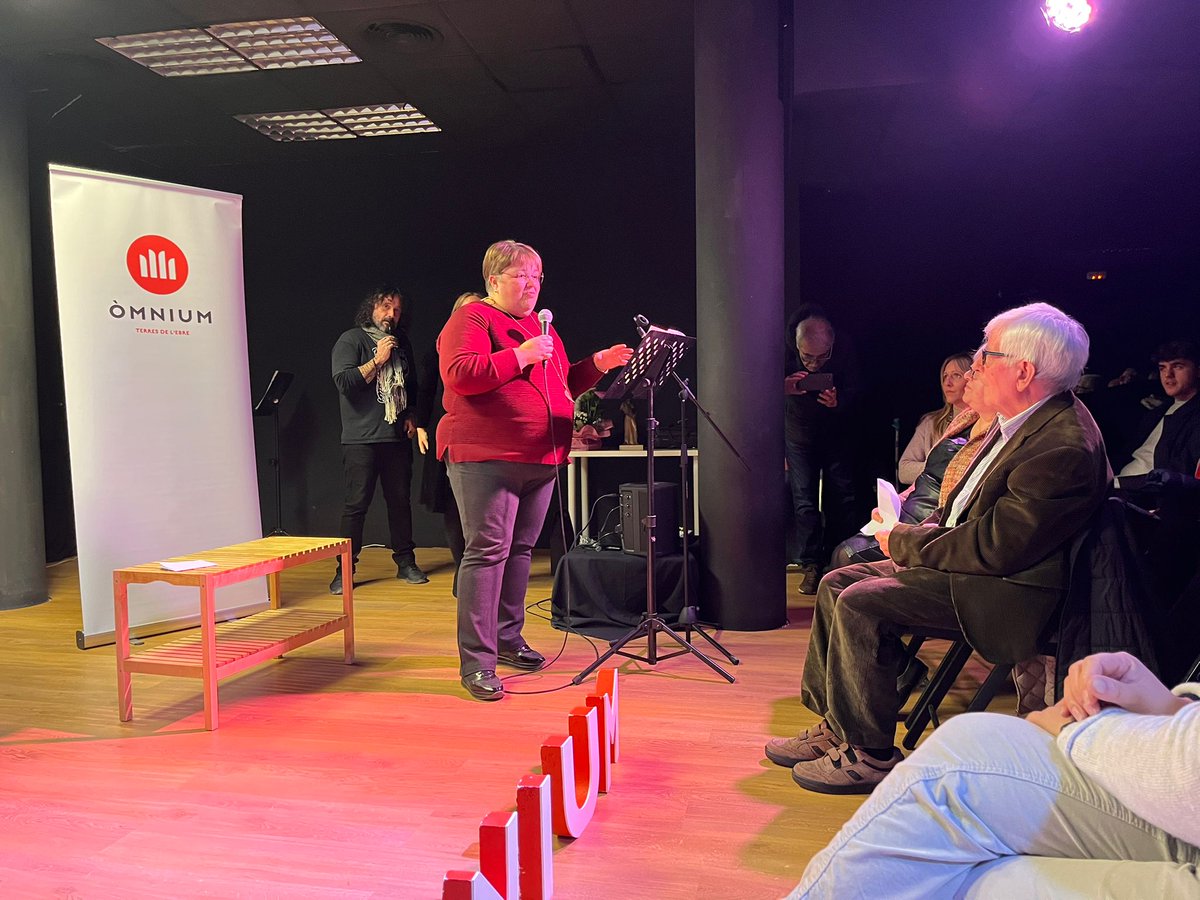 Lamentem la pèrdua de l'organista i compositor Rossend Aymí i enviem el condol a la família i amics. 
El desembre passat Aymí va rebre el Premi Lo Grifonet per ser una de les persones més representatives musicalment de les Terres de l’Ebre.
El seu llegat seguirà per sempre.