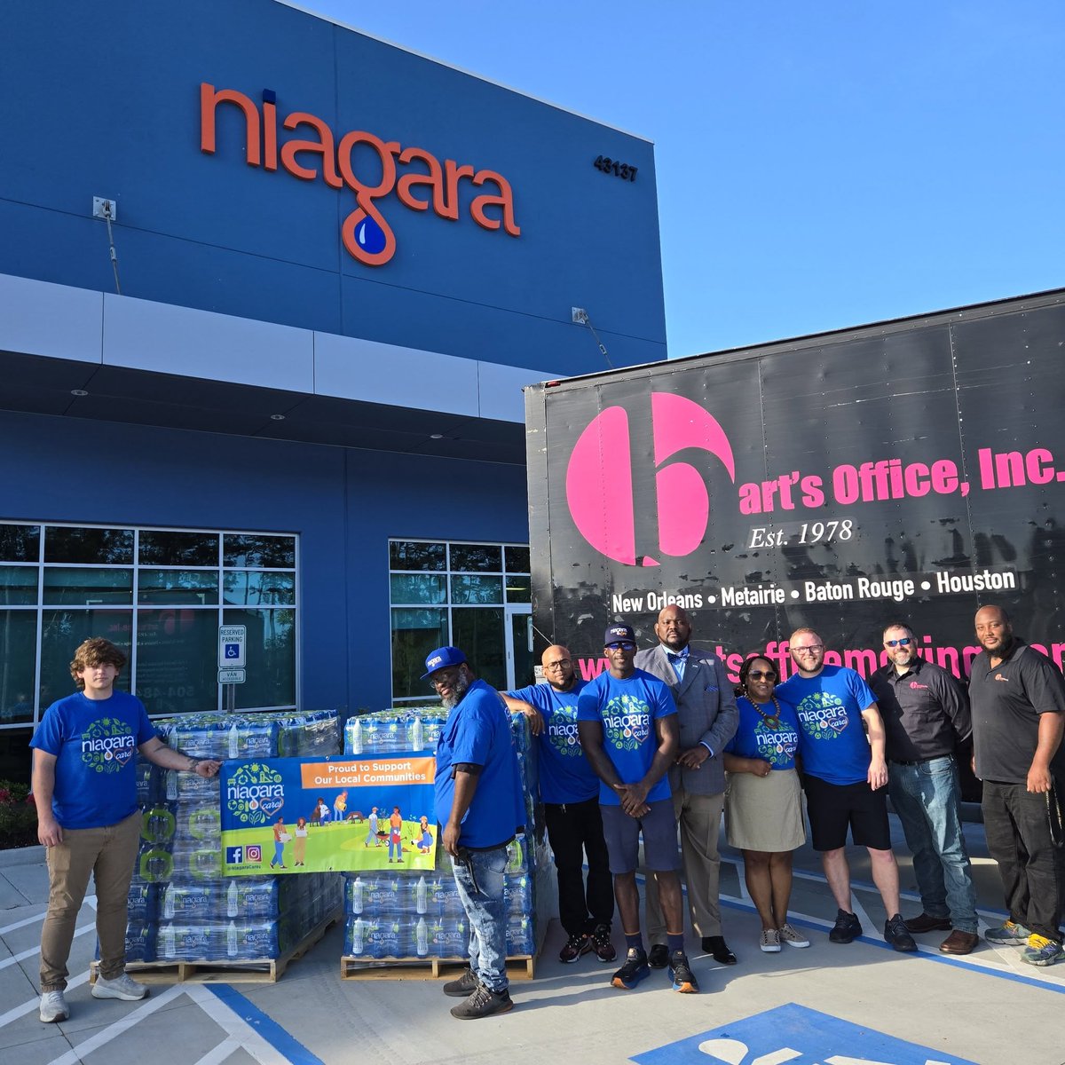 Thanks to Niagara Bottling Company for a generous donation of 300,000 bottles of water to EBR Schools to help support student health. We would also like to thank Bart’s Office for its assistance in transporting the shipment to the designated staging site.
#WeAreEBR #ebrschools