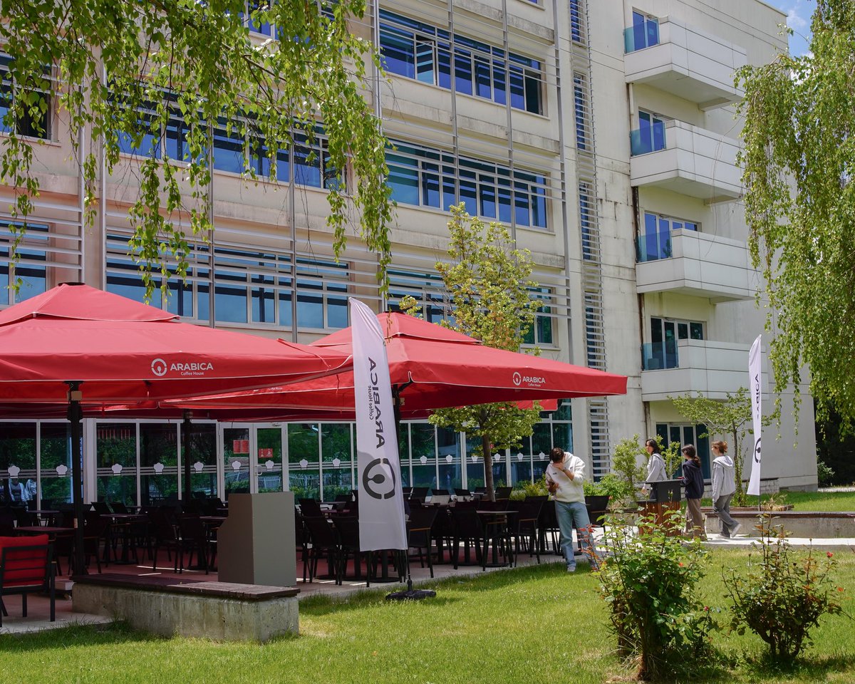 Kampüsümüze keyifli bir kahve molası durağı daha eklendi! Arabica, artık TOBB ETÜ’de! Öğrencilerimiz ve personelimiz için lezzetli kahveleri ve sıcak atmosferiyle sizi bekliyor! ☕

#tobbetülüyüz