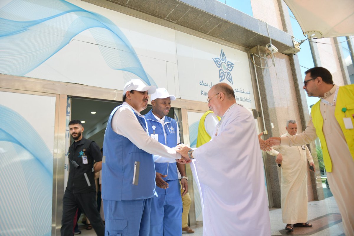 kfhmakkah's tweet photo. بحضور الرئيس التنفيذي لتجمع مكة الصحي 
د.حاتم العُمري والمدير التنفيذي 
لـ #مستشفى_الملك_فيصل_بمكة 
د. أحمدهوساوي قام معالي وزير الشؤون الدينية والأوقاف الجزائري د.يوسف بلمهدي بزيارةحجاج دولة الجزائر المنومين للوقوف على وضعهم الصحي كما قدم شكره على الخدمات المقدمة لحجاج بيت الله. https://t.co/RyxkBGSOu5