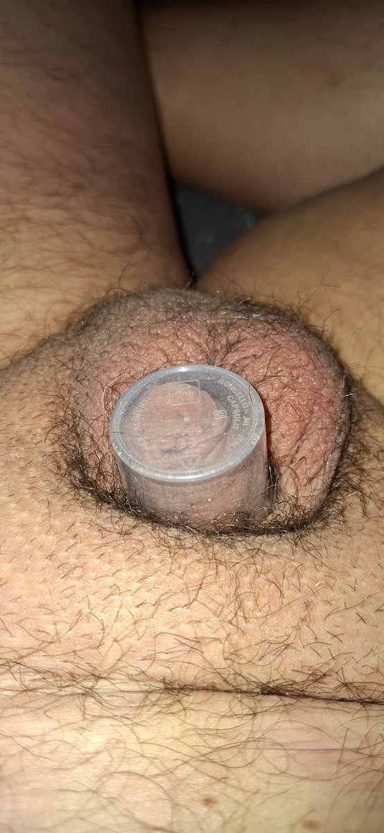 s0zgpbpl's tweet photo. Volevo averlo lungo e duro ma ho solo un pisellino insicuro! https://t.co/PwMgDpkFHg