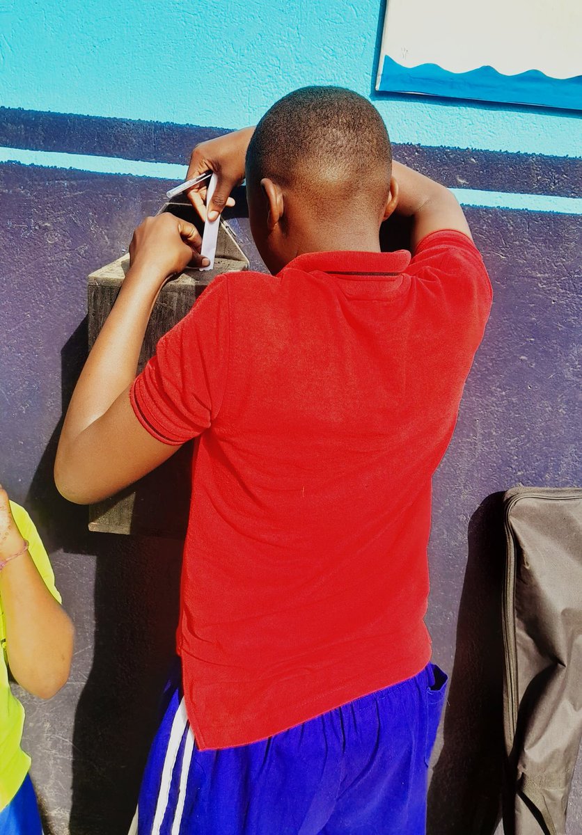 BMMShifters's tweet image. We were honoured for being invited at Light Star School in Katalemwa, Wakiso District. 
We have had the first of a kind #mentalhealth talk with the pupils at the school. We ended the session with educating them the effective use of #feedback boxes.

#shiftnow  #srhr4all  #uganda