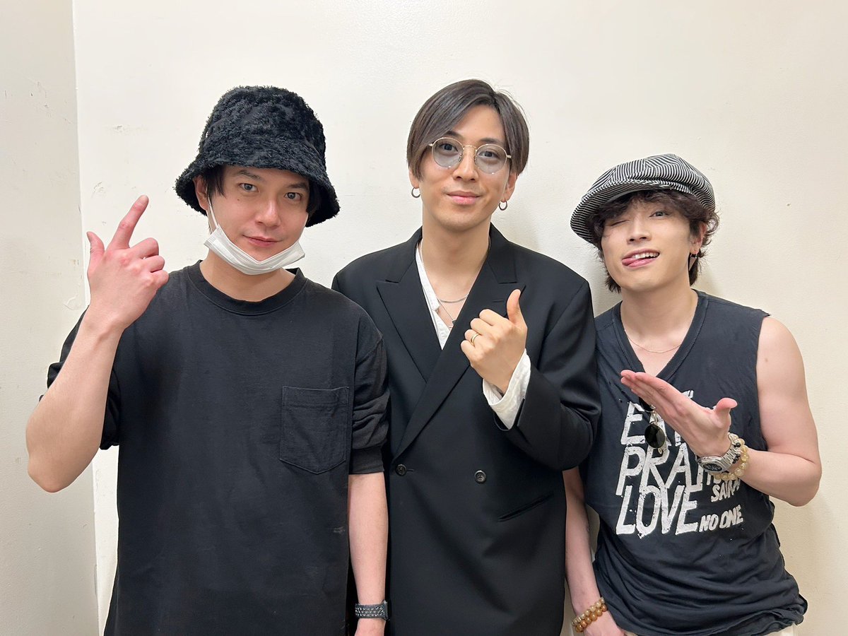 hiraryo0520's tweet image. #モリミュ
本日も終わりました。
アイリーン役、彩凪翔さんのbirthday公演
そしてセカイザワが来たw
公演後楽屋で、世界観ずっとフルスロットでした