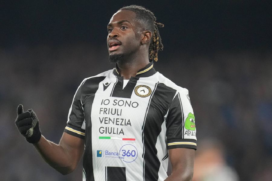 GonesRadioOff's tweet image. 🆕️𝗗𝗘𝗦 𝗡𝗢𝗨𝗩𝗘𝗟𝗟𝗘𝗦 𝗗𝗘 𝗦𝗢𝗟𝗘𝗧 !

Manchester United serait en discussion avec l'Udinese pour Oumar #Solet, ex-#OL. Une somme de 40 M€ est énoncée. West Ham et Bournemouth sont également intéressés.

[📰 @SebEcrivainFoot]