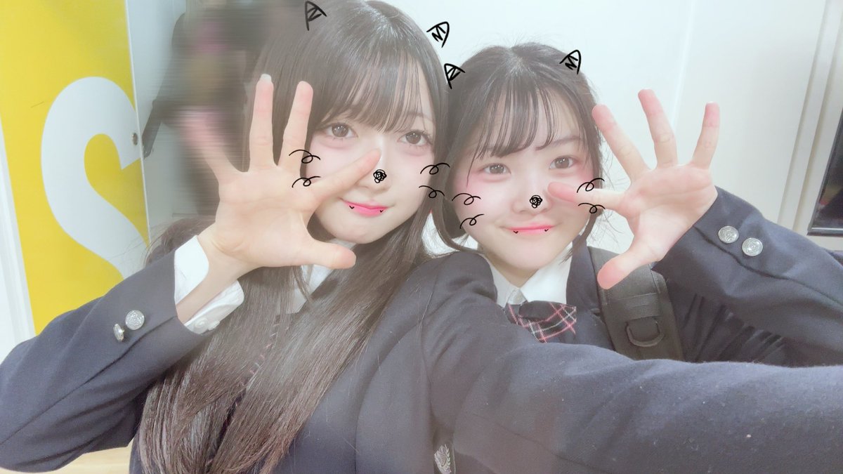 (⑉• •⑉)🩷