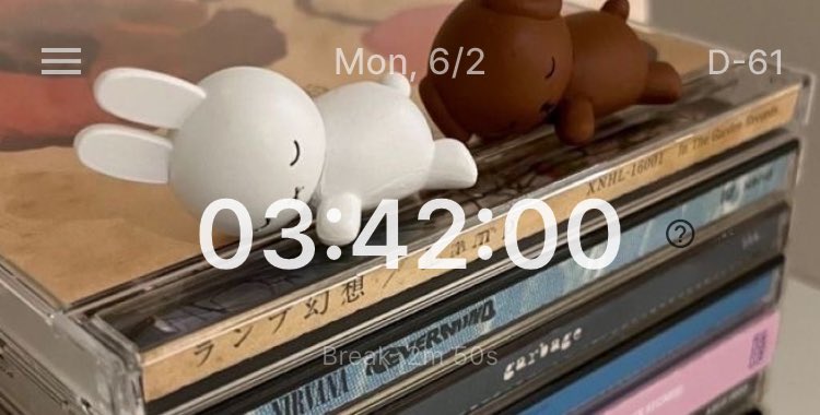 heartcIass's tweet image. i’m still having post-vacation blues T___T the goal is to finish algebra this week ! #studytwt