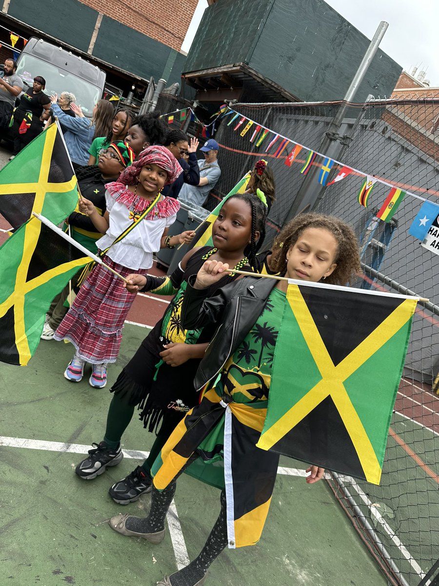 249Ps's tweet image. &amp;gt; 🎉 What an incredible day at PS 249!!Our Multicultural Event was a vibrant celebration of diversity, showcasing students from over 32 countries! So much learning, sharing, and joy. #MulticulturalEvent  #Diversity #WhereCollegeBeginsInPrek