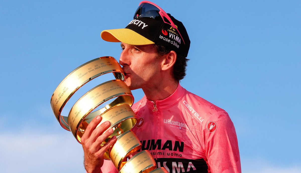 OptaJuan (@optajuan) on Twitter photo 3 - <a href="/SimonYatess/">Simon Yates</a> 🇬🇧 es el tercer ciclista británico que gana el <a href="/giroditalia/">Giro d'Italia</a> tras Chris Froome en 2018 y Tao Geoghegan Hart en 2020. En tres de las últimas cuatro ediciones del Giro de Italia el ganador estuvo una etapa o menos como líder. Emoción.
#GirodItalia 🩷
#simonyates 3 - <a href="/SimonYatess/">Simon Yates</a> 🇬🇧 es el tercer ciclista británico que gana el <a href="/giroditalia/">Giro d'Italia</a> tras Chris Froome en 2018 y Tao Geoghegan Hart en 2020. En tres de las últimas cuatro ediciones del Giro de Italia el ganador estuvo una etapa o menos como líder. Emoción.
#GirodItalia 🩷
#simonyates