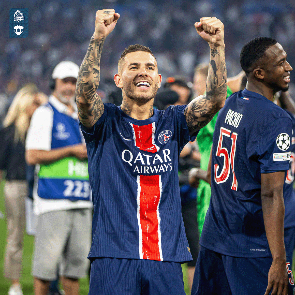 Footballogue's tweet photo. Lucas Hernandez parle du travail psychologique qui a été opéré par Luis Enrique et son staff avant la finale, très intéressant ! 🧐 🔴🔵

"𝗜𝗹 𝘆 𝗮 𝗲𝘂 𝗯𝗲𝗮𝘂𝗰𝗼𝘂𝗽 𝗱𝗲 𝘁𝗿𝗮𝘃𝗮𝗶𝗹 𝘀𝘂𝗿 𝗹𝗮 𝗴𝗲𝘀𝘁𝗶𝗼𝗻 𝗱𝗲 𝗻𝗼𝘀 𝗲́𝗺𝗼𝘁𝗶𝗼𝗻𝘀. 

𝗟𝗲 𝗰𝗼𝗮𝗰𝗵 𝗻𝗼𝘂𝘀 𝗮 𝗱𝗶𝘁 𝗾𝘂'𝗼𝗻 𝗱𝗲𝘃𝗮𝗶𝘁 𝗲̂𝘁𝗿𝗲 𝗺𝗼𝘁𝗶𝘃𝗲́ 𝗮̀ 𝟭𝟬𝟬 %, 𝗺𝗮𝗶𝘀 𝗽𝗮𝘀 𝗮̀ 𝟭𝟱𝟬 %, qu'on pouvait être transporté par l'événement tout en restant concentré sur notre jeu. 

Ne pas faire plus, ni faire moins. Ç'a été son discours les jours avant le match. Surtout jouer notre jeu, avoir cette possession et 𝗽𝗿𝗲𝗻𝗱𝗿𝗲 𝗯𝗲𝗮𝘂𝗰𝗼𝘂𝗽 𝗱𝗲 𝗽𝗹𝗮𝗶𝘀𝗶𝗿."

Globalement sur la saison, cela semble avoir été extrêmement important pour le staff et les joueurs de 𝘁𝗿𝗮𝘃𝗮𝗶𝗹𝗹𝗲𝗿 𝗮𝘃𝗲𝗰 𝗹𝗲 𝗽𝘀𝘆𝗰𝗵𝗼𝗹𝗼𝗴𝘂𝗲 𝗱𝘂 𝗰𝗹𝘂𝗯, 𝗝𝗼𝗮𝗾𝘂𝗶𝗻 𝗩𝗮𝗹𝗱𝗲𝘀 ! Il ne faut pas avoir peur de ces sujets, au contraire ! 👏

(L'Equipe)