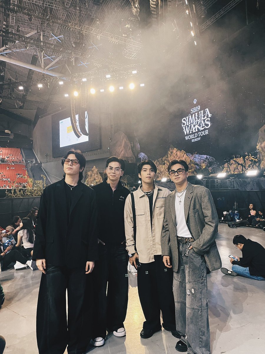WE FELT EVERY MOMENT THAT NIGHT!!! 😭🙌🏻 Because of SB19, we dare to dream louder, work harder, and believe stronger. ✨Congratulations on your sold-out concert! 🫡 

(insert our brother, Asi! 🫶🏻) 

#SB19 #SimulaAtWakas #SaWWorldTourPH
#WRIVE #ABSCBN #StarMagic #РРОР #OPM