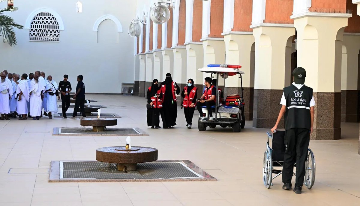 صناعة سعودية (@madeinsaudi) on Twitter photo تكثف <a href="/mediasrca/">هيئة الهلال الأحمر السعودي</a> جهودها الإسعافية لتأمين تفويج الحجاج من المدينة إلى مكة ضمن خطتها التشغيلية لموسم #حج_1446هـ
تنطلق الجهود من ميقات ذي الحليفة وتغطي طريقًا حيويًا يشهد كثافة عالية ضمن التزام الهيئة بالخطة الوطنية الموحدة للحج، وحرصها على تقديم أرقى خدمات الرعاية لضيوف الرحمن. تكثف <a href="/mediasrca/">هيئة الهلال الأحمر السعودي</a> جهودها الإسعافية لتأمين تفويج الحجاج من المدينة إلى مكة ضمن خطتها التشغيلية لموسم #حج_1446هـ
تنطلق الجهود من ميقات ذي الحليفة وتغطي طريقًا حيويًا يشهد كثافة عالية ضمن التزام الهيئة بالخطة الوطنية الموحدة للحج، وحرصها على تقديم أرقى خدمات الرعاية لضيوف الرحمن.