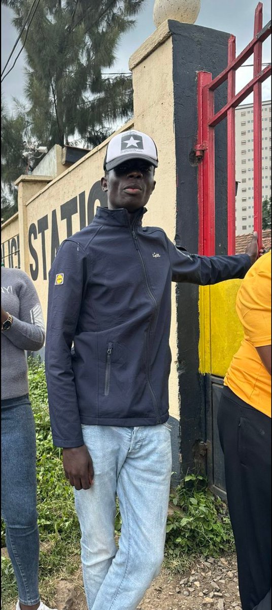 The last face u see after kuulizwa ,"Ni saa ngapi apo Kwa tenje yako?" 😂😂😂