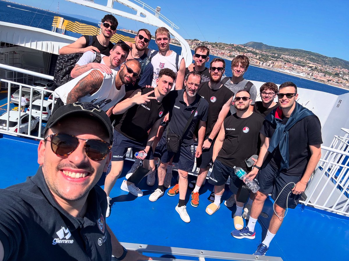 👊 𝑺𝒕𝒊𝒂𝒎𝒐 𝒑𝒆𝒓 𝒕𝒐𝒓𝒏𝒂𝒓𝒆 ⤵️
👉🏼 Alle ore 20:30 circa l’arrivo al PalaVirtus di Cassino‼️
🗣️ Per coloro che volessero salutarci, vi aspettiamo ❤️💙

#weareCassino