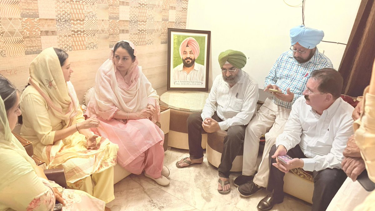 Harsimrat Kaur Badal (@harsimratbadal_) on Twitter photo เจชเจฟเจเจฒเฉ เจฆเจฟเจจเฉเจ เจเฉเจจเจฟเจเจฃเจพ เจฆเฉ เจจเฉเจเจตเจพเจจ เจจเจฐเจฟเฉฐเจฆเจฐเจฆเฉเจช เจธเจฟเฉฐเจ เจฆเฉ เจชเฉเจฒเจฟเจธ เจนเจฟเจฐเจพเจธเจค โเจ เจนเฉเจ เจฎเฉเจค เจจเฉ เจเจธ เจฆเฉ เจชเจฐเจฟเจตเจพเจฐ เจฆเฉ เจฆเฉเจจเฉเจเจ เจนเฉ เจเจเจพเฉ เจเฉ เจฐเฉฑเจ เจฆเจฟเฉฑเจคเฉ เฅค เจเจน เจตเจพเจเจฟเจ เจจเจพ เจธเจฟเจฐเจซเจผ เจฆเจฟเจฒ เจฆเจนเจฟเจฒเจพ เจฆเฉเจฃ เจตเจพเจฒเจพ เจนเฉ, เจฌเจฒเจเจฟ เจชเฉฐเจเจพเจฌ เจฆเฉ 'เจชเฉเจฒเจฟเจธ เจธเจเฉเจ' เจตเจฟเฉฑเจ เจคเจฌเจฆเฉเจฒ เจนเฉ เจเจพเจฃ เจฆเจพ เจชเฉเจฐเจคเฉฑเจ เจธเจฌเฉเจค เจตเฉ เจนเฉ, เจเฉ เจเจฟ เจฌเจนเฉเจค เจนเฉ เจเจฟเฉฐเจคเจพเจเจจเจ เจนเฉ เฅค
เจ
เฉฑเจ เจฎเฉเจ เจจเจฐเจฟเฉฐเจฆเจฐเจฆเฉเจช เจธเจฟเฉฐเจ เจชเจฟเจเจฒเฉ เจฆเจฟเจจเฉเจ เจเฉเจจเจฟเจเจฃเจพ เจฆเฉ เจจเฉเจเจตเจพเจจ เจจเจฐเจฟเฉฐเจฆเจฐเจฆเฉเจช เจธเจฟเฉฐเจ เจฆเฉ เจชเฉเจฒเจฟเจธ เจนเจฟเจฐเจพเจธเจค โเจ เจนเฉเจ เจฎเฉเจค เจจเฉ เจเจธ เจฆเฉ เจชเจฐเจฟเจตเจพเจฐ เจฆเฉ เจฆเฉเจจเฉเจเจ เจนเฉ เจเจเจพเฉ เจเฉ เจฐเฉฑเจ เจฆเจฟเฉฑเจคเฉ เฅค เจเจน เจตเจพเจเจฟเจ เจจเจพ เจธเจฟเจฐเจซเจผ เจฆเจฟเจฒ เจฆเจนเจฟเจฒเจพ เจฆเฉเจฃ เจตเจพเจฒเจพ เจนเฉ, เจฌเจฒเจเจฟ เจชเฉฐเจเจพเจฌ เจฆเฉ 'เจชเฉเจฒเจฟเจธ เจธเจเฉเจ' เจตเจฟเฉฑเจ เจคเจฌเจฆเฉเจฒ เจนเฉ เจเจพเจฃ เจฆเจพ เจชเฉเจฐเจคเฉฑเจ เจธเจฌเฉเจค เจตเฉ เจนเฉ, เจเฉ เจเจฟ เจฌเจนเฉเจค เจนเฉ เจเจฟเฉฐเจคเจพเจเจจเจ เจนเฉ เฅค
เจ
เฉฑเจ เจฎเฉเจ เจจเจฐเจฟเฉฐเจฆเจฐเจฆเฉเจช เจธเจฟเฉฐเจ