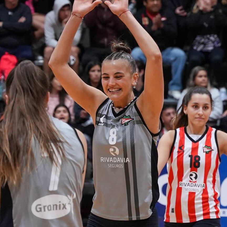 ¡Volvemos 🇦🇹🏐! 

¡Arrancamos la semana que significará el regreso a la competencia de las chicas 🙌!

🔜 Este viernes debutamos en la Copa Alcides Márquez Metropolitana contra River, en Núñez

#VamosPincha #EDLP #EDELP