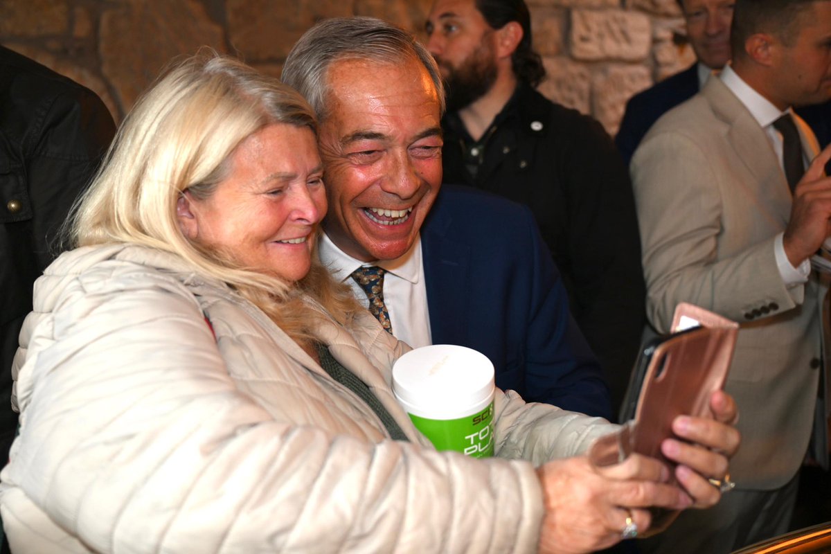 Nigel Farage MP tweet media