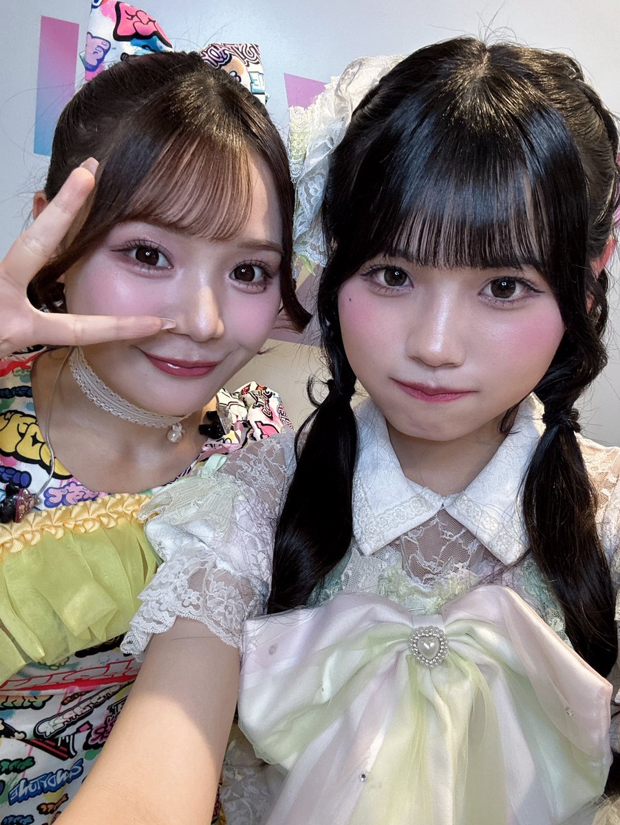 わ)ふーりーとのツーショ再現しよう！
そ)いいよ！どっちやる？
わ)ふーりーやるよ！
そ)え、そらがふーりーちゃんやりたい！
わ)そらちゃんがふーりーやったら再現にならないじゃん！
そ)あ、確かに！
わ)そらちゃんがふーりーちゃんやったらおかしいじゃん！
ALTに続く
 #カワラボメイツ #萩田そら