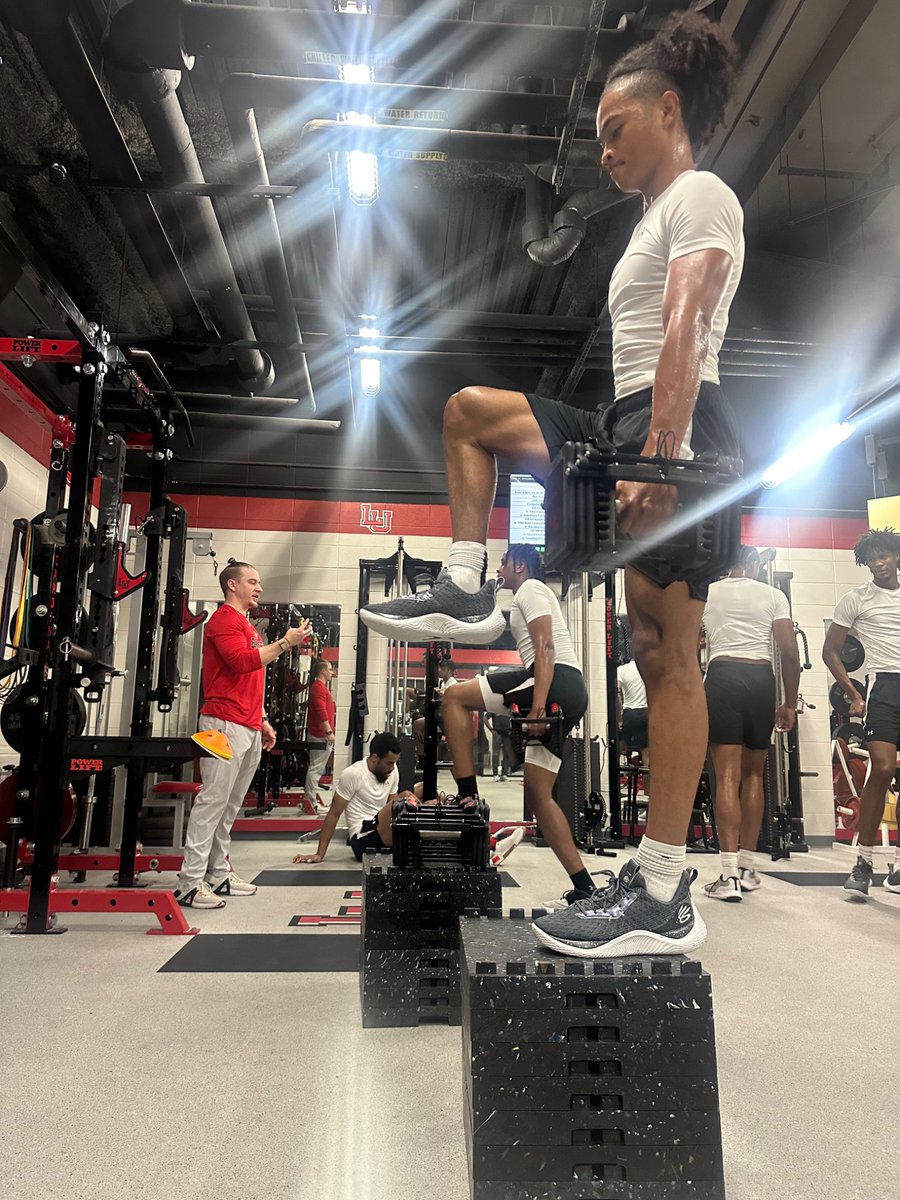 LamarMBB's tweet image. Summer One is in session 

#NextLevel
