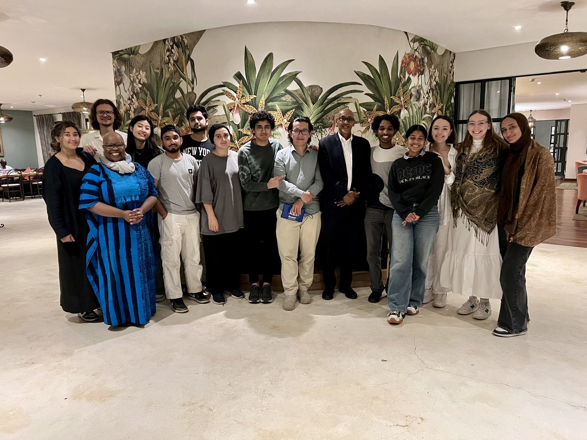 RoseNanyongaCla's tweet image. Just hosted Dr. Munir Safieldin (former UNICEF Country Rep) for my NYUAD class. 40+ years working with adolescents around the world—wise, humble, &amp;amp; deeply inspiring. A reminder that the world needs resilient, solution-driven leaders who show up and never stop trying. @CIUuga