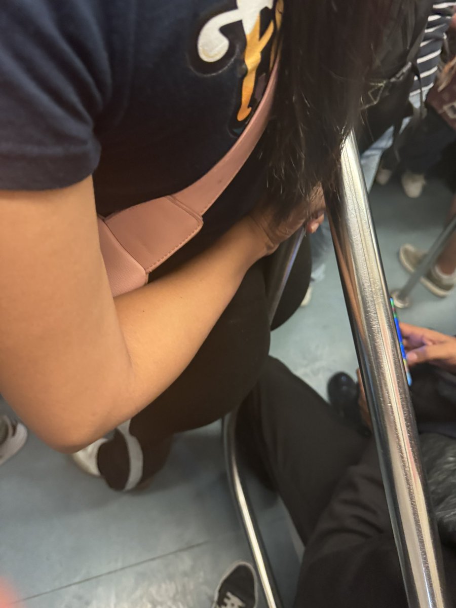 infernodedeante's tweet photo. Bendito metro!! https://t.co/SBEBtwB1Bv