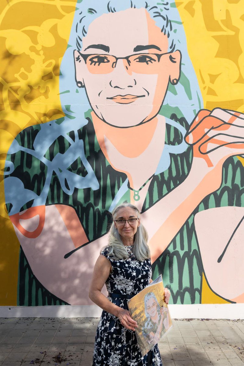 🔬 La biofísica Eva Nogales inspira a futuras científicas desde las paredes del IES El #Cabanyal

La investigadora de <a href="/UCBerkeley/">UC Berkeley</a> es la nueva protagonista del mural de #DonesdeCiència, obra de Paula Dorado.

🔗 tinyurl.com/ydrpfzfm