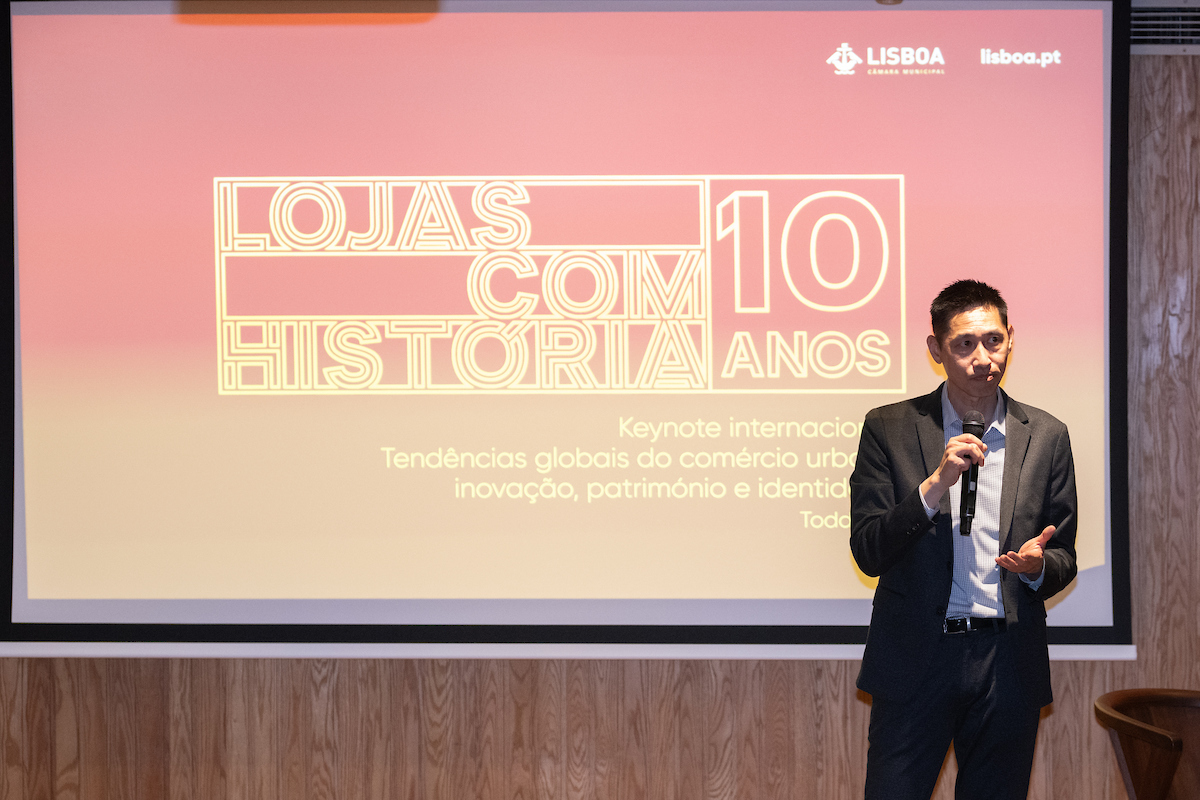 Historic shops are an essential part of Lisbon’s economy and cultural identity.
Todd Rufo from our Economic Development team recently spoke at the Shops with History’s 10th Anniversary in Lisbon where the City announced its new multiyear strategy to prioritize these businesses.