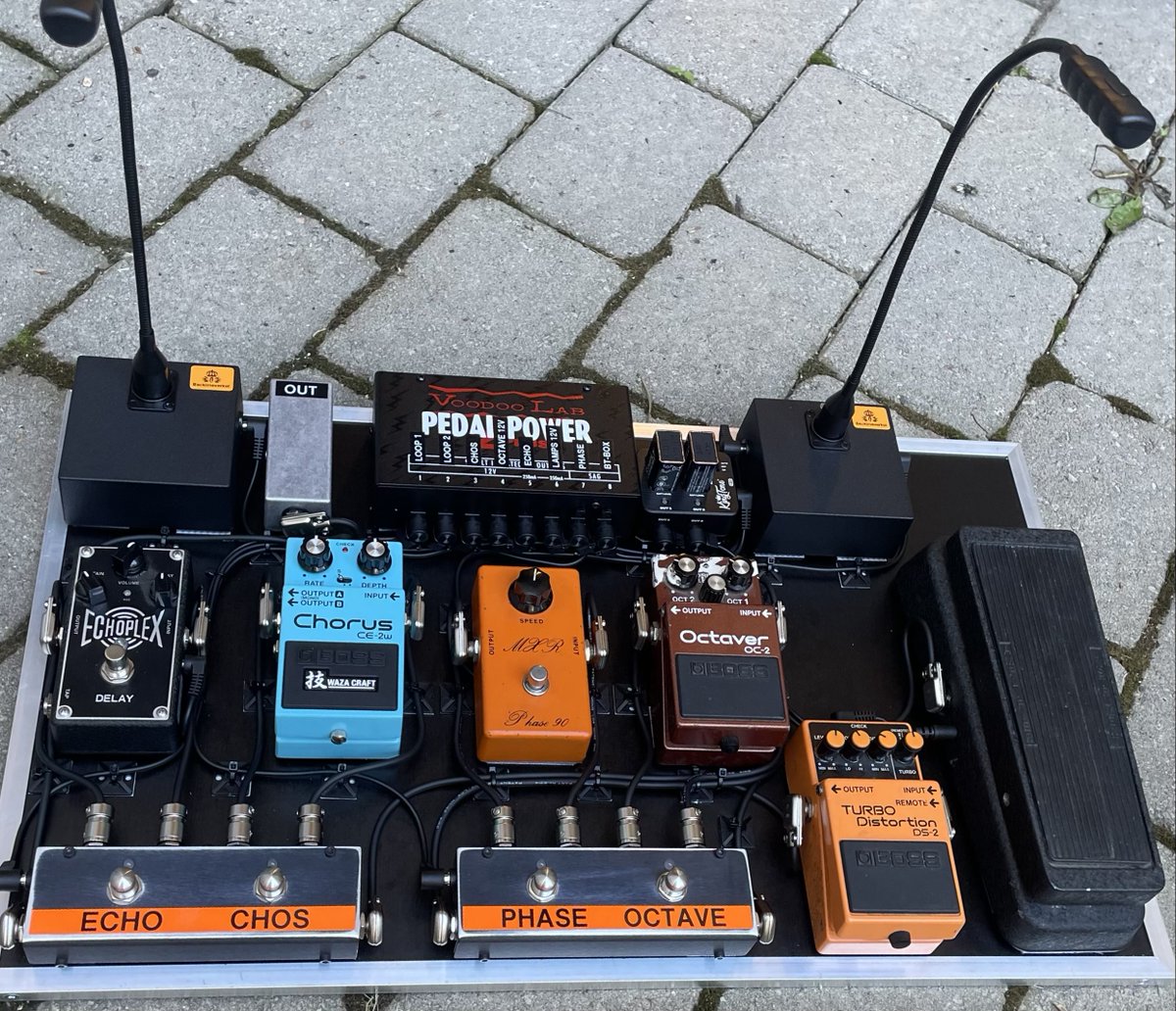 𝙃𝙚𝙧𝙚❜𝙨 𝙢𝙮 𝙧𝙞𝙜 𝙖𝙣𝙙 𝙣𝙚𝙬 𝙥𝙚𝙙𝙖𝙡𝙗𝙤𝙖𝙧𝙙 𝙩𝙝𝙖𝙩 𝙬𝙖𝙨 𝙗𝙪𝙞𝙡𝙩 𝙗𝙮 𝙢𝙮 𝙜𝙧𝙚𝙖𝙩 𝙜𝙪𝙞𝙩𝙖𝙧 𝙩𝙚𝙘𝙝 𝙀𝙧𝙞𝙠 𝙎𝙩𝙚𝙣𝙚𝙢𝙤 𝙬𝙝𝙤 𝙙𝙞𝙙 𝙖 𝙛𝙖𝙗𝙪𝙡𝙤𝙪𝙨 𝙟𝙤𝙗 𝙖𝙨 𝙖𝙡𝙬𝙖𝙮𝙨. /𝙅𝙤𝙝𝙣 😎 johnnorum.se/new-rig-for-eu… #Hiwattamps #pedalboard