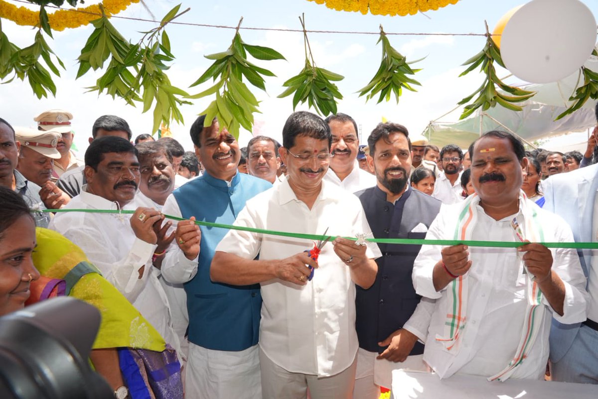 FaheemQureshinc's tweet image. Today, I participated in the Telangana Formation Day 2025 celebrations at Rangareddy, showcasing various government initiatives focused on women’s safety, empowerment, and welfare.
Proud to witness the efforts and awareness programs aimed at building a safer and stronger…