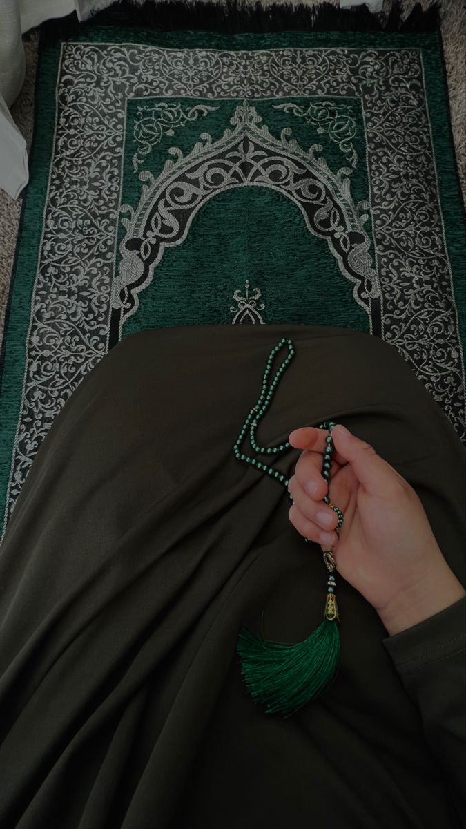 S_Z143's tweet image. اے رب کائنات🤲🏻 اے ارحم الراحمین 🥺
اے اللّٰہ کریم ہم سب کی دنیا بہتر فرما اور اپنے لا محدود خزانوں سے
ہمیں رزق حلال، صحت، طویل عمر، خوشیاں اور کامیابی عطا فرما🤲🏻🥺
یا اللّٰہ رحمٰن اپنے سوا کسی کا محتاج نہ کرنا. آمین ثم آمین 🥺
#AllahuAkbar