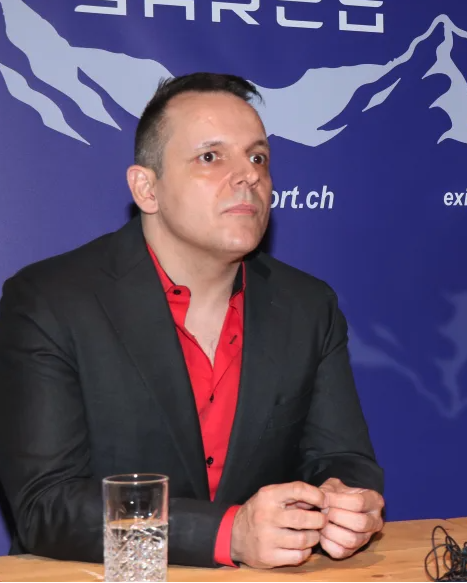 【訃報】
スイスで自殺幇助カプセル「サルコ」を運営する自殺幇助団体の共同代表フロリアン・ヴィレ氏が2025年5月5日、ドイツで亡くなったと団体が発表しました。享年47歳。

【経過】