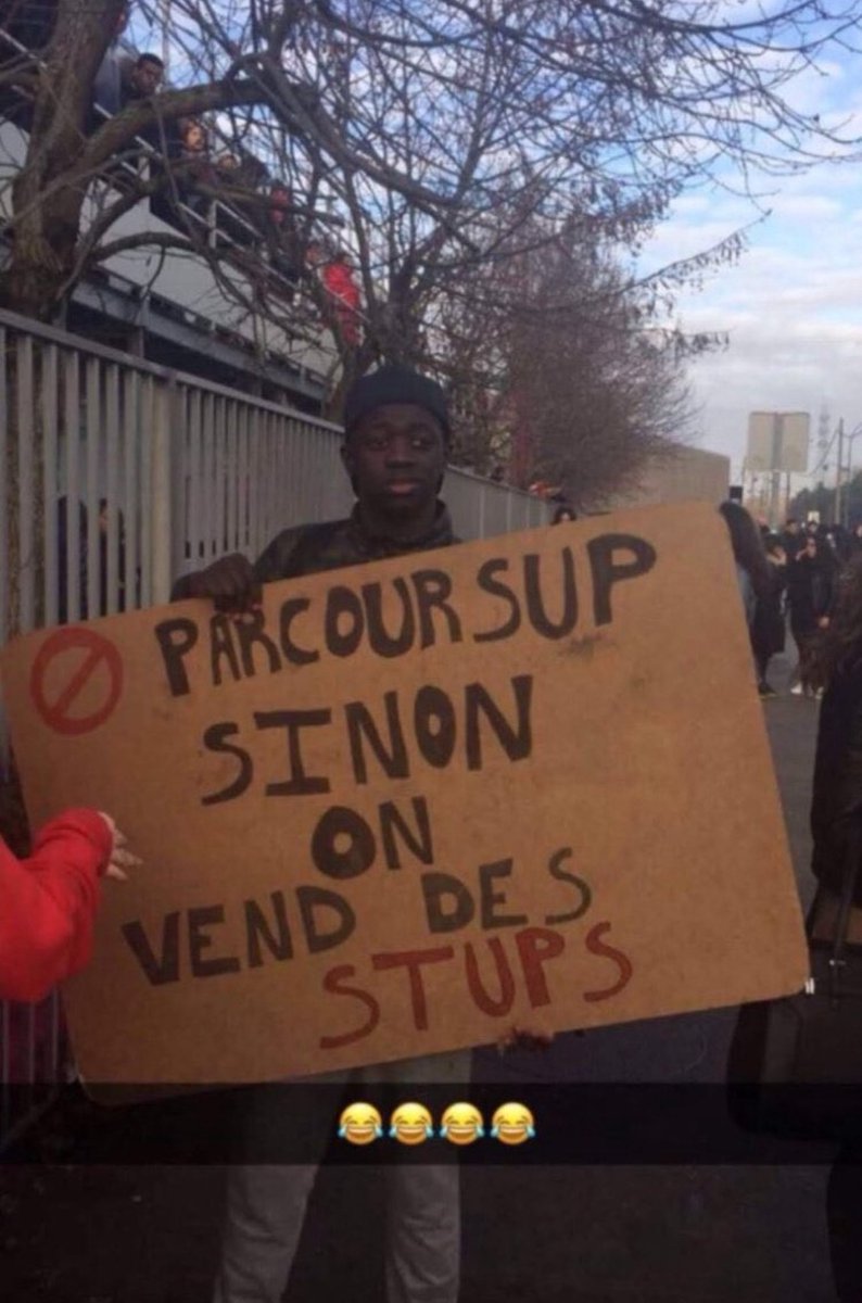 Mssmlls's tweet photo. envoyez les contacts mtn ça va vendre #Parcoursup https://t.co/MNmQKY4rUy