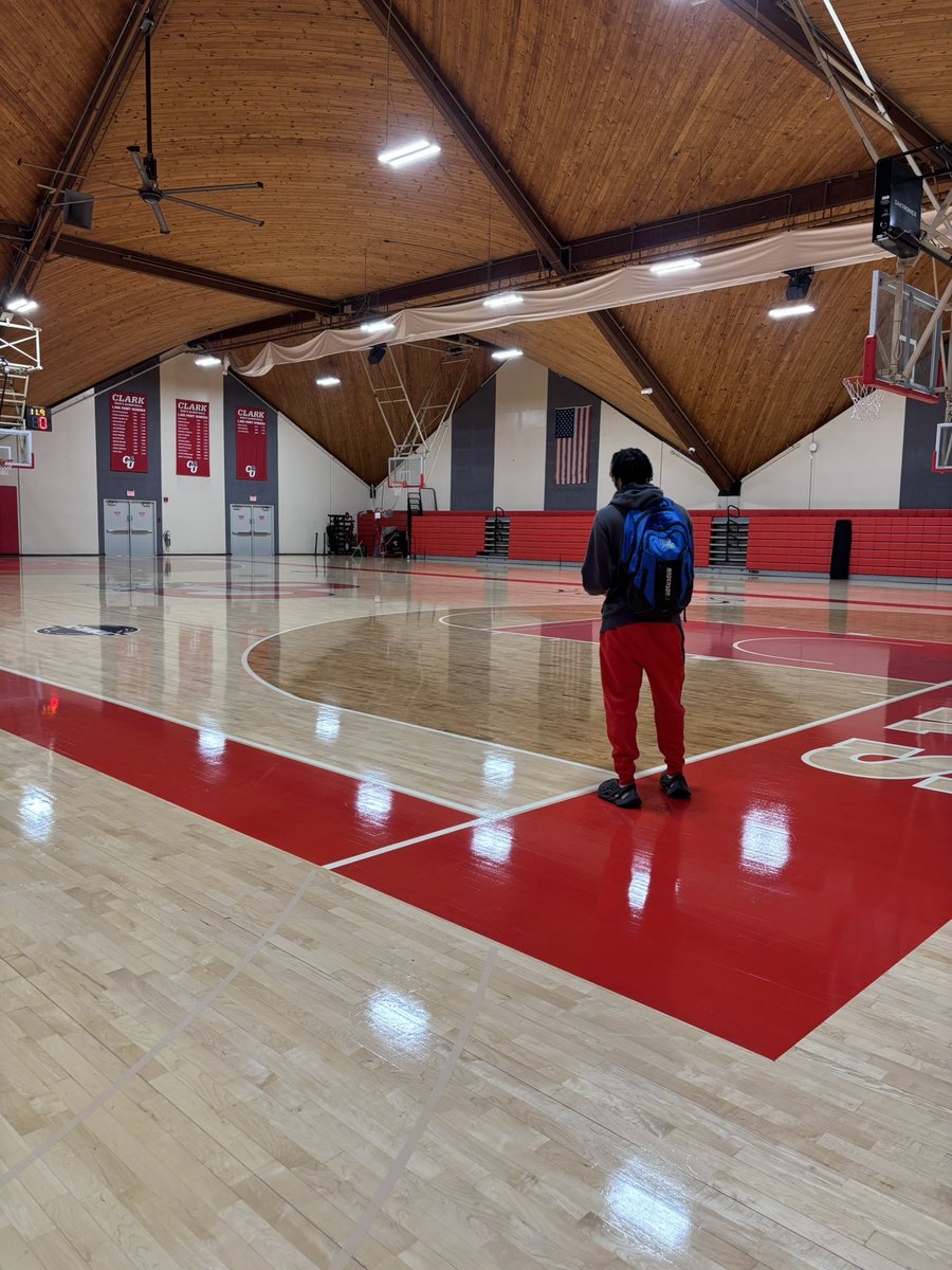 Thank you to <a href="/CoachTSimms/">Tyler Simms</a>, <a href="/Coach_Seward11/">Calvin Seward</a> Coach Hicks <a href="/Princ34TL/">Quentin Pridgen</a>, Emmett, Jordan, and <a href="/ClarkUHoops/">Clark Men’s Basketball</a> for a great workout, valuable lessons and the opportunity to learn more about Clark University yesterday! Grateful for the experience! 🔴⚫️🏀 #ThankYou #ClarkUniversity