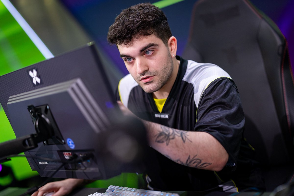 NAVI, VALORANT oyuncusu koalanoob'un yedeğe çekildiğini açıkladı.