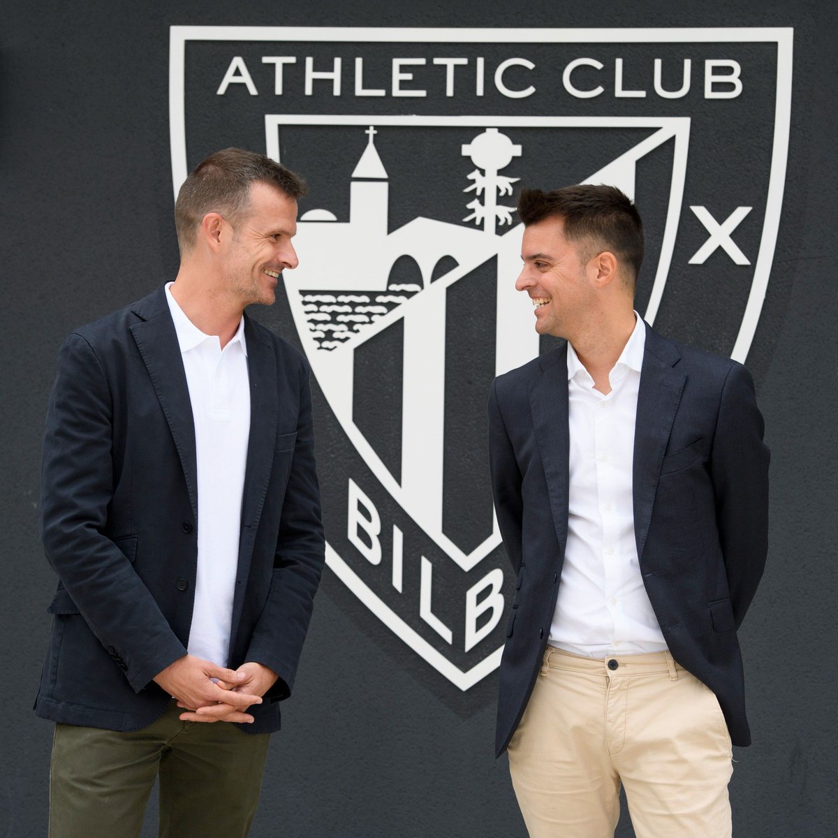 🎙️ Lehen taldeen denboraldi amaierako kirol-balantzeari buruzko agerraldia.

Jon Uriartek, #AthleticClub-eko presidenteak, eta Mikel Gonzalezek, futboleko zuzendari nagusiak, San Mamesen ostegun honetan, 11:40tik aurrera, prentsaurrekoa eskainiko dute.