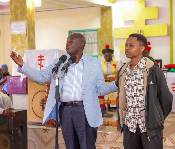 "Mnaona huyu kijana, huyu ndiye the next senator for Embu. Na tutampatia direct ticket. Tunataka next parliament ikuwe na magenz wengi"