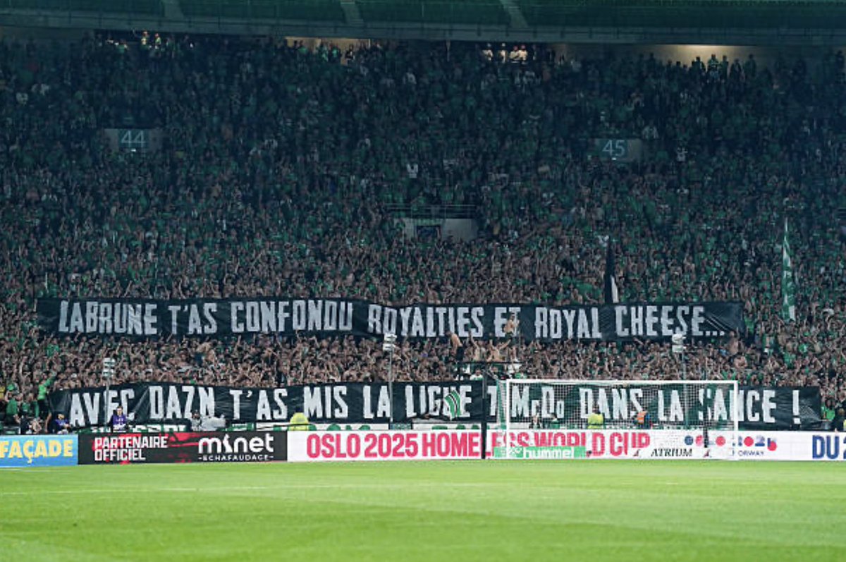 ⓢⓣⓐⓣⓢⓄⓂⓅ (@statsomp) on Twitter photo 4
Comme le nombre de lots mis sur le marché par la LFP pour lancer la nouvelle chaine qui va démarrer dès la reprise de la Ligue 1 le 15 août. 
L'objectif est de ne pas reproduire les tarifs prohibitifs de DAZN. 4
Comme le nombre de lots mis sur le marché par la LFP pour lancer la nouvelle chaine qui va démarrer dès la reprise de la Ligue 1 le 15 août. 
L'objectif est de ne pas reproduire les tarifs prohibitifs de DAZN.