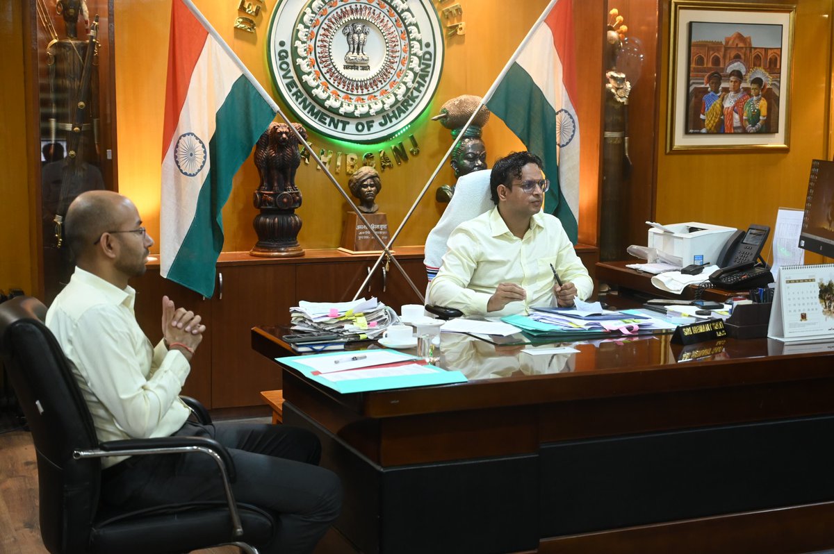 dc_sahibganj's tweet image. कार्यालय प्रकोष्ठ में जिला स्तरीय खेल संचालन समिति की बैठक आयोजित की गई, जिसमें जिले में खेलों के सर्वांगीण विकास हेतु कई महत्वपूर्ण निर्णय लिए गए। @JharkhandCMO
@HemantSorenJMM #Sahibganj #SportsDevelopment