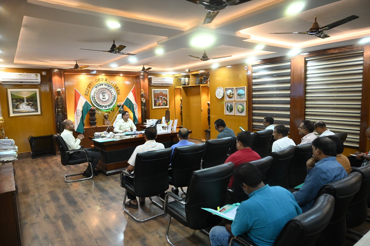 dc_sahibganj's tweet image. कार्यालय प्रकोष्ठ में जिला स्तरीय खेल संचालन समिति की बैठक आयोजित की गई, जिसमें जिले में खेलों के सर्वांगीण विकास हेतु कई महत्वपूर्ण निर्णय लिए गए। @JharkhandCMO
@HemantSorenJMM #Sahibganj #SportsDevelopment