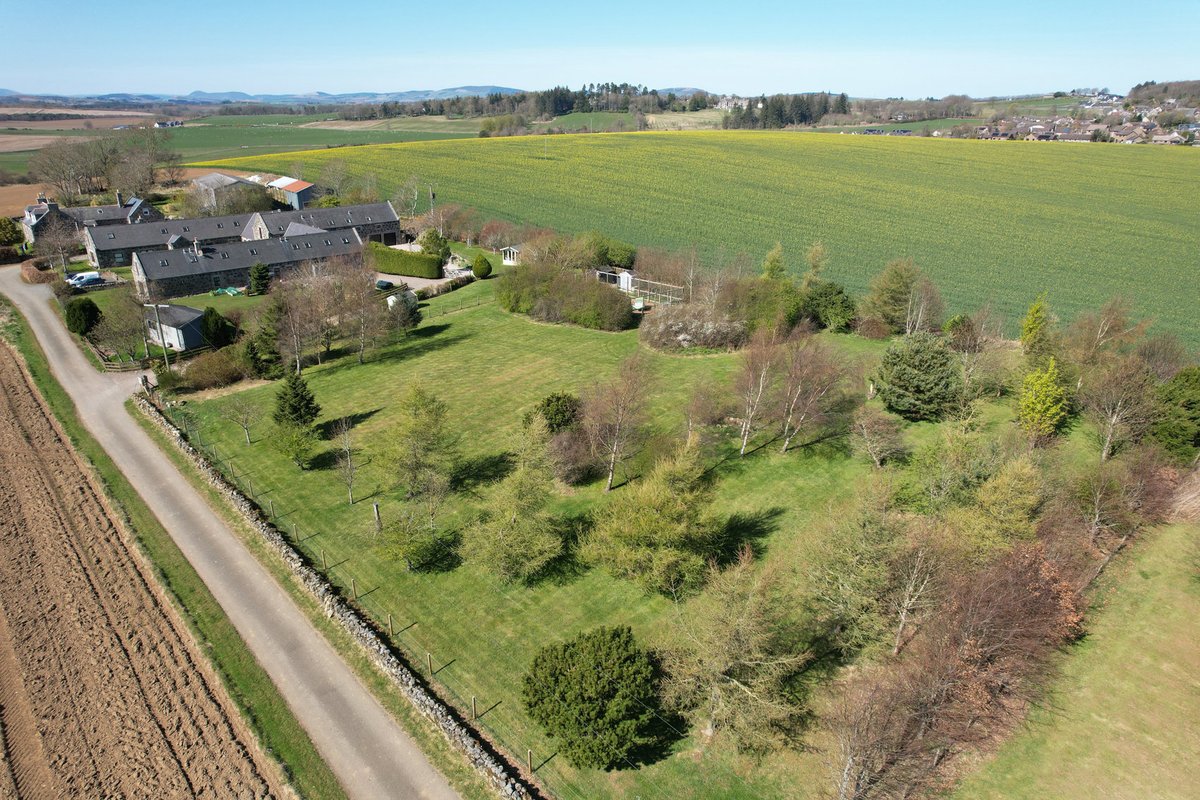 The ‘Good Life’ is calling!🐔🌿

This 5-bed stone-built steading near Daviot offers Bennachie views, 1 acre of land, a chicken coop &amp; space to grow produce. A perfect slice of country living with outdoor space to relax or get gardening.
🏡 <a href="/AbdnConsidine/">Aberdein Considine</a>

bit.ly/ref433660