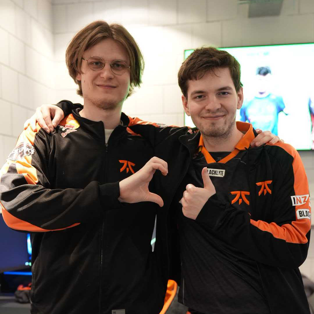 FNATIC's tweet photo. cute lil bot lane photo before we smash KC https://t.co/VQzXGQPH74